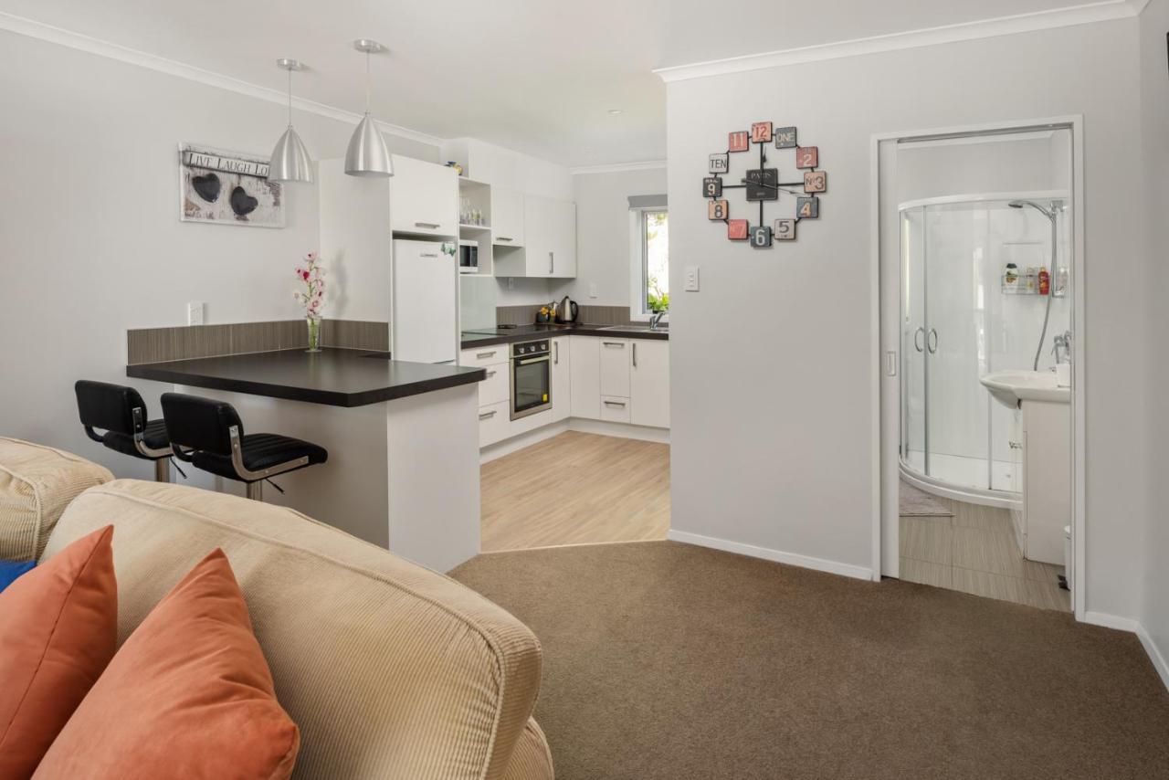 Fabulous Apartment With Private Spa Pool & Gym Picton Buitenkant foto